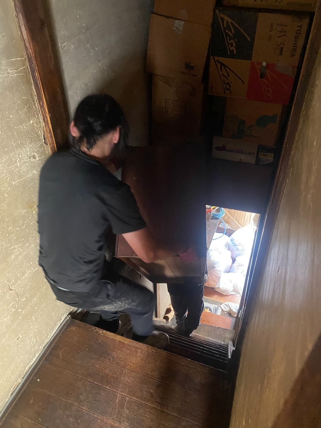 作業するスタッフ